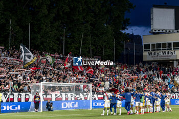 2024-05-15 - Rayo Vallecano team celebrates the victory with the fans at the end of the La Liga EA Sports 2023/24 football match between Rayo Vallecano vs Granada CF at Estadio de Vallecas on May 15, 2024 in Madrid, Spain. - RAYO VALLECANO VS GRANADA CF - SPANISH LA LIGA - SOCCER