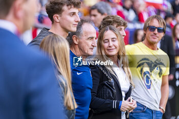 2024-05-19 - Oscar Ortega, athletic trainer of Atletico Madrid, with his family receives a tribute from the players and fans in his last match as athletic trainer of Atletico Madrid during the La Liga EA Sports 2023/24 football match between Atletico Madrid vs CA Osasuna at Estadio Metropolitano on May 19, 2024 in Madrid, Spain. - ATLETICO MADRID VS CA OSASUNA - SPANISH LA LIGA - SOCCER