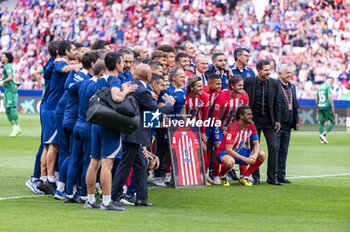 2024-05-19 - Oscar Ortega, athletic trainer of Atletico Madrid, with his family receives a tribute from the players and fans in his last match as athletic trainer of Atletico Madrid during the La Liga EA Sports 2023/24 football match between Atletico Madrid vs CA Osasuna at Estadio Metropolitano on May 19, 2024 in Madrid, Spain. - ATLETICO MADRID VS CA OSASUNA - SPANISH LA LIGA - SOCCER