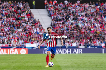 2024-05-19 - Stefan Savic of Atletico Madrid in action with the ball during the La Liga EA Sports 2023/24 football match between Atletico Madrid vs CA Osasuna at Estadio Metropolitano on May 19, 2024 in Madrid, Spain. - ATLETICO MADRID VS CA OSASUNA - SPANISH LA LIGA - SOCCER