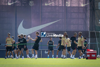 2024-07-19 - Vitor Roque (FC Barcelona) controls the ball during a FC Barcelona training session at Ciutat Esportiva Joan Gamper in Barcelona, Spain, on July 19 2024. Photo by Felipe Mondino - FC BARCLEONA TRAINING SESSION - SPANISH LA LIGA - SOCCER