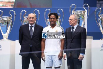 2024-07-27 - Real Madrid present their new player Endrick at the Santiago Bernabeu, Madrid 27 July 2024 Cordon Press - REAL MADRID ENDRICK - SPANISH LA LIGA - SOCCER