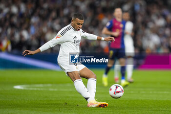 2024-10-26 - Kylian Mbappe of Real Madrid during the Spanish championship La Liga football match between Real Madrid CF and FC Barcelona on 26 October 2024 at Santiago Bernabeu stadium in Madrid, Spain - FOOTBALL - SPANISH CHAMP - REAL MADRID V FC BARCELONA - SPANISH LA LIGA - SOCCER