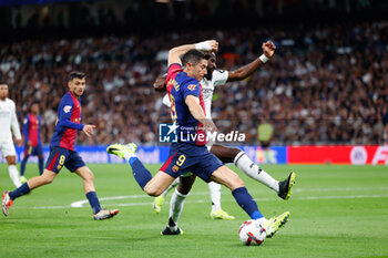 2024-10-26 - Robert Lewandowski of FC Barcelona and Antonio Rudiger of Real Madrid during the Spanish championship La Liga football match between Real Madrid CF and FC Barcelona on 26 October 2024 at Santiago Bernabeu stadium in Madrid, Spain - FOOTBALL - SPANISH CHAMP - REAL MADRID V FC BARCELONA - SPANISH LA LIGA - SOCCER