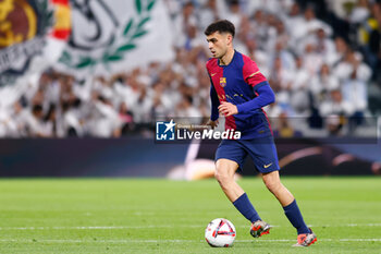 2024-10-26 - Pedri Gonzalez of FC Barcelona during the Spanish championship La Liga football match between Real Madrid CF and FC Barcelona on 26 October 2024 at Santiago Bernabeu stadium in Madrid, Spain - FOOTBALL - SPANISH CHAMP - REAL MADRID V FC BARCELONA - SPANISH LA LIGA - SOCCER