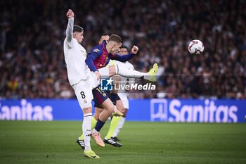 2024-10-26 - Spanish La Liga EA Sports soccer match Real Madrid vs FC Barcelona at Santiago Bernabeu stadium in Madrid, Spain 26 October 2024 Valverde and Fermin 900/Cordon Press - LA LIGA: REAL MADRID VS FC BARCELONA - SPANISH LA LIGA - SOCCER