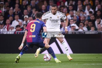 2024-10-26 - Spanish La Liga EA Sports soccer match Real Madrid vs FC Barcelona at Santiago Bernabeu stadium in Madrid, Spain 26 October 2024 Kylian Mbappe and Lewandowski 900/Cordon Press - LA LIGA: REAL MADRID VS FC BARCELONA - SPANISH LA LIGA - SOCCER