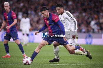 2024-10-26 - Spanish La Liga EA Sports soccer match Real Madrid vs FC Barcelona at Santiago Bernabeu stadium in Madrid, Spain 26 October 2024 Pedri and Jude Bellingham 900/Cordon Press - LA LIGA: REAL MADRID VS FC BARCELONA - SPANISH LA LIGA - SOCCER