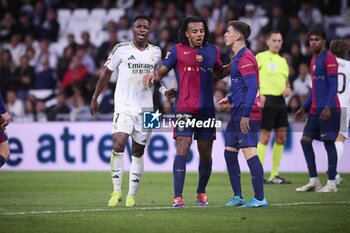 2024-10-26 - Spanish La Liga EA Sports soccer match Real Madrid vs FC Barcelona at Santiago Bernabeu stadium in Madrid, Spain 26 October 2024 Vinicius Jr and Gavi 900/Cordon Press - LA LIGA: REAL MADRID VS FC BARCELONA - SPANISH LA LIGA - SOCCER