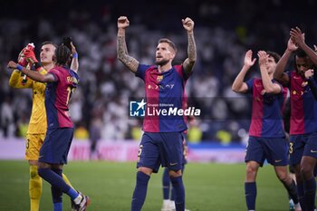 2024-10-26 - Spanish La Liga EA Sports soccer match Real Madrid vs FC Barcelona at Santiago Bernabeu stadium in Madrid, Spain 26 October 2024 FC Barcelona players celebrate win 900/Cordon Press - LA LIGA: REAL MADRID VS FC BARCELONA - SPANISH LA LIGA - SOCCER