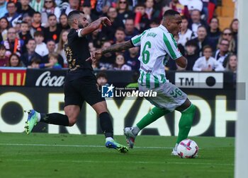 2024-11-23 - Spainish La Liga EA Sports soccer match Valencia vs Betis at Mestalla stadium in Valencia, Spain 23 November 2024 900/Cordon Press - LA LIGA: VALENCIA VS BETIS - SPANISH LA LIGA - SOCCER