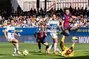 2024-11-24 - Ewa Pajor of Fc Barcelona and Maria Echezarreta of Tenerife during the Spanish championship La ligaF football match between FC Barcelona and Tenerife on November 24 at Johan Cruyff stadium in Barcelona, Spain - BARCELONA WOMEN VS TENERIFE - SPANISH PRIMERA DIVISION WOMEN - SOCCER