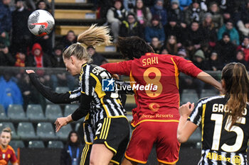 2024-01-07 - aerial contrast with Sembrant of Juventus and Kumagai of AS Roma during Women's Italian Supercup match between Juventus Women vs AS Roma Women on 7 January 2023 at the Stadio Giovanni Zini, Cremona - AS ROMA VS JUVENTUS FC - WOMEN SUPERCOPPA - SOCCER