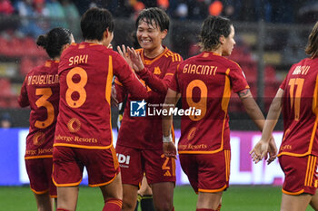 2024-01-07 - AS Roma Women celebrates first goal to make the score 1-1 during Women's Italian Supercup match between Juventus Women vs AS Roma Women on 7 January 2023 at the Stadio Giovanni Zini, Cremona - AS ROMA VS JUVENTUS FC - WOMEN SUPERCOPPA - SOCCER