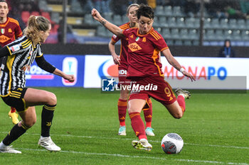 2024-01-07 - attempt to Giacinti of AS Roma during Women's Italian Supercup match between Juventus Women vs AS Roma Women on 7 January 2023 at the Stadio Giovanni Zini, Cremona - AS ROMA VS JUVENTUS FC - WOMEN SUPERCOPPA - SOCCER