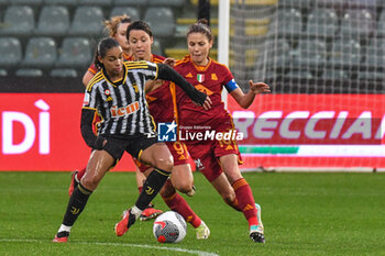 2024-01-07 - Cascarino of Juventus in action during Women's Italian Supercup match between Juventus Women vs AS Roma Women on 7 January 2023 at the Stadio Giovanni Zini, Cremona - AS ROMA VS JUVENTUS FC - WOMEN SUPERCOPPA - SOCCER