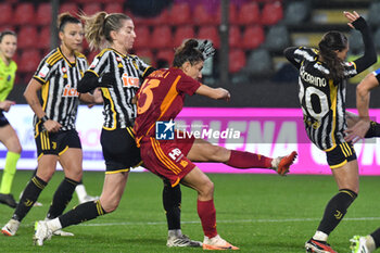 2024-01-07 - attempt to Bartoli of Roma during Women's Italian Supercup match between Juventus Women vs AS Roma Women on 7 January 2023 at the Stadio Giovanni Zini, Cremona - AS ROMA VS JUVENTUS FC - WOMEN SUPERCOPPA - SOCCER