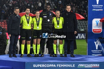 2024-01-07 - prize for Referes of the match after Women's Italian Supercup match between Juventus Women vs AS Roma Women on 7 January 2023 at the Stadio Giovanni Zini, Cremona - AS ROMA VS JUVENTUS FC - WOMEN SUPERCOPPA - SOCCER