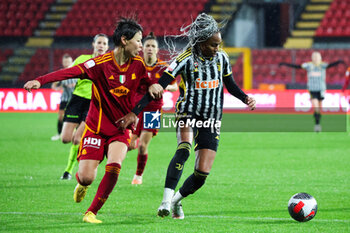 2024-01-07 - Saki Kumagai (Roma Women) and Lindsey Thomas (Juventus Women) - AS ROMA VS JUVENTUS FC - WOMEN SUPERCOPPA - SOCCER