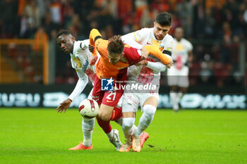 2024-01-15 - Dervisioglu tackle during Galatasaray Kayserispor at the Rams Park in Istanbul, Turkey 15-01-2024 - GALATASARAY VS KAYSERISPOR - TURKISH SUPER LEAGUE - SOCCER