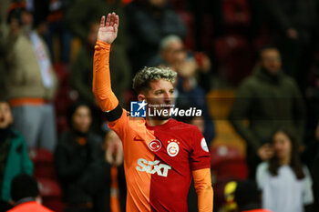 2024-01-15 - Dries Mertens calling his teammates during Galatasaray Kayserispor at the Rams Park in Istanbul, Turkey 15-01-2024 - GALATASARAY VS KAYSERISPOR - TURKISH SUPER LEAGUE - SOCCER