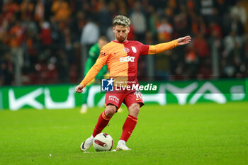 2024-01-15 - Dries Mertens passing the ball during Galatasaray Kayserispor at the Rams Park in Istanbul, Turkey 15-01-2024 - GALATASARAY VS KAYSERISPOR - TURKISH SUPER LEAGUE - SOCCER