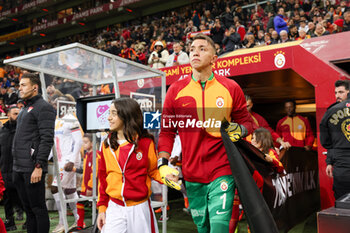 2024-01-15 - Muslera entering on the pitch Galatasaray Kayserispor at the Rams Park in Istanbul, Turkey 15-01-2024 - GALATASARAY VS KAYSERISPOR - TURKISH SUPER LEAGUE - SOCCER