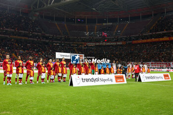 2024-01-15 - Teams greeting the public Galatasaray Kayserispor at the Rams Park in Istanbul, Turkey 15-01-2024 - GALATASARAY VS KAYSERISPOR - TURKISH SUPER LEAGUE - SOCCER