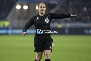 2024-02-23 - Referee Esther Staubli of Switzerland during the UEFA Women's Nations League, Semi-final football match between France and Germany on February 23, 2024 at Groupama Stadium in Decines-Charpieu near Lyon, France - FOOTBALL - WOMEN'S NATIONS LEAGUE - FRANCE V GERMANY - UEFA NATIONS LEAGUE - SOCCER
