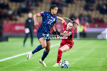 2024-02-23 - Esmee Brugts of Netherlands and Athenea del Castillo of Spain during the UEFA Women's Nations League, Semi-Finals football match between Spain and Netherlands on February 23, 2024 at La Cartuja stadium in Sevilla, Spain - FOOTBALL - WOMEN'S NATIONS LEAGUE - SPAIN V NETHERLANDS - UEFA NATIONS LEAGUE - SOCCER