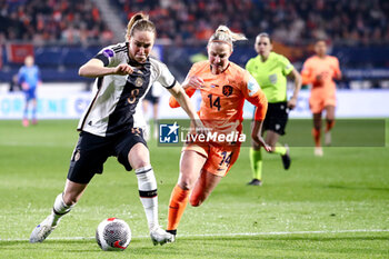 2024-02-28 - Sydney Lohmann of Germany battle for possession with Jackie Groenen of the Netherlands during the UEFA Women's Nations League, third place football match between Netherlands and Germany on February 28, 2024 at Abe Lenstra Stadion in Heerenveen, Netherlands - FOOTBALL - WOMEN'S NATIONS LEAGUE - 3RD PLACE - NETHERLANDS V GERMANY - UEFA NATIONS LEAGUE - SOCCER
