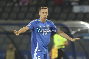 2024-10-14 - Davide Frattesi of Italy gestures during Italy vs Israel, matchday 4 of League A of Uefa Nations League 2025, game at Bluenergy stadium - stadio Friuli in Udine (UD), Italy, on October 14, 2024. - ITALY VS ISRAEL - UEFA NATIONS LEAGUE - SOCCER