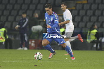 2024-10-14 - Lorenzo Pellegrini of Italy play the ball during Italy vs Israel, matchday 4 of League A of Uefa Nations League 2025, game at Bluenergy stadium - stadio Friuli in Udine (UD), Italy, on October 14, 2024. - ITALY VS ISRAEL - UEFA NATIONS LEAGUE - SOCCER