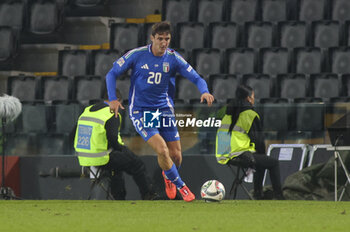 2024-10-14 - Andrea Cambiasso of Italy play the ball during Italy vs Israel, matchday 4 of League A of Uefa Nations League 2025, game at Bluenergy stadium - stadio Friuli in Udine (UD), Italy, on October 14, 2024. - ITALY VS ISRAEL - UEFA NATIONS LEAGUE - SOCCER