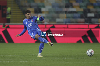 2024-10-14 - Giovani Di Lorenzo of Italy play the ball during Italy vs Israel, matchday 4 of League A of Uefa Nations League 2025, game at Bluenergy stadium - stadio Friuli in Udine (UD), Italy, on October 14, 2024. - ITALY VS ISRAEL - UEFA NATIONS LEAGUE - SOCCER