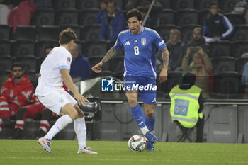 2024-10-14 - Sandro Tonali of Italy play the ball during Italy vs Israel, matchday 4 of League A of Uefa Nations League 2025, game at Bluenergy stadium - stadio Friuli in Udine (UD), Italy, on October 14, 2024. - ITALY VS ISRAEL - UEFA NATIONS LEAGUE - SOCCER