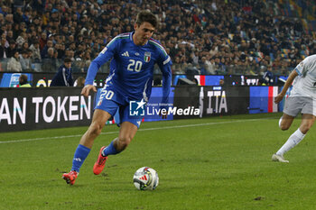 2024-10-14 - Andrea Cambiasso of Italy play the ball during Italy vs Israel, matchday 4 of League A of Uefa Nations League 2025, game at Bluenergy stadium - stadio Friuli in Udine (UD), Italy, on October 14, 2024. - ITALY VS ISRAEL - UEFA NATIONS LEAGUE - SOCCER