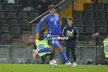 2024-10-14 - Daniel Maldini of Italy play the ball during Italy vs Israel, matchday 4 of League A of Uefa Nations League 2025, game at Bluenergy stadium - stadio Friuli in Udine (UD), Italy, on October 14, 2024. - ITALY VS ISRAEL - UEFA NATIONS LEAGUE - SOCCER