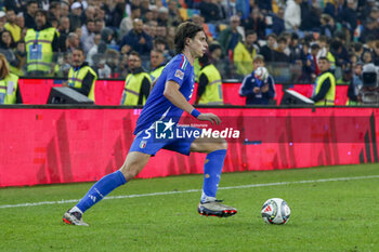 2024-10-14 - Andrea Cambiasso of Italy play the ball during Italy vs Israel, matchday 4 of League A of Uefa Nations League 2025, game at Bluenergy stadium - stadio Friuli in Udine (UD), Italy, on October 14, 2024. - ITALY VS ISRAEL - UEFA NATIONS LEAGUE - SOCCER