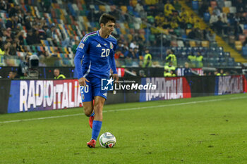 2024-10-14 - Andrea Cambiasso of Italy play the ball during Italy vs Israel, matchday 4 of League A of Uefa Nations League 2025, game at Bluenergy stadium - stadio Friuli in Udine (UD), Italy, on October 14, 2024. - ITALY VS ISRAEL - UEFA NATIONS LEAGUE - SOCCER