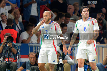 2024-09-06 - Federico Dimarco of Italy celebrates after scoring a goal - FRANCE VS ITALY - UEFA NATIONS LEAGUE - SOCCER