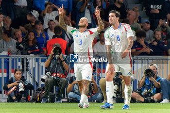 2024-09-06 - Federico Dimarco of Italy celebrates after scoring a goal - FRANCE VS ITALY - UEFA NATIONS LEAGUE - SOCCER