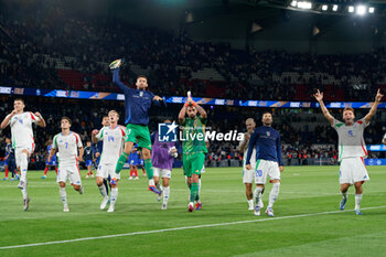 2024-09-06 - players of Italy celebrates the victory - FRANCE VS ITALY - UEFA NATIONS LEAGUE - SOCCER