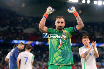 2024-09-06 - Gianluigi Donnarumma of Italy celebrates the victory - FRANCE VS ITALY - UEFA NATIONS LEAGUE - SOCCER