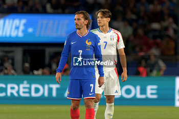 2024-09-06 - Antoine Griezmann of France and Samuele Ricci of Italy - FRANCE VS ITALY - UEFA NATIONS LEAGUE - SOCCER