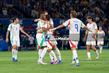 2024-09-06 - Giacomo Raspadori of Italy celebrates after scoring a goal with Destiny Udogie of Italy - FRANCE VS ITALY - UEFA NATIONS LEAGUE - SOCCER