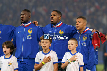 2024-09-06 - Players of France line up during the National Anthems - FRANCE VS ITALY - UEFA NATIONS LEAGUE - SOCCER