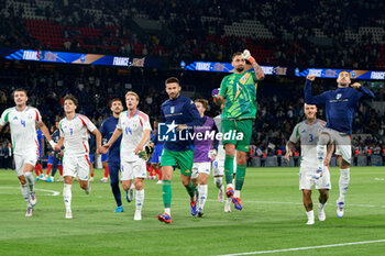 2024-09-06 - Players of Italy celebrates the victory - FRANCE VS ITALY - UEFA NATIONS LEAGUE - SOCCER