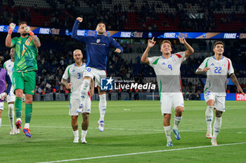 2024-09-06 - Players of Italy celebrates the victory - FRANCE VS ITALY - UEFA NATIONS LEAGUE - SOCCER