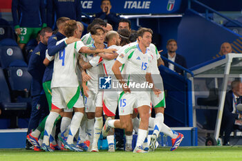 2024-09-06 - Players of Italy celebrates after scoring a goal - FRANCE VS ITALY - UEFA NATIONS LEAGUE - SOCCER